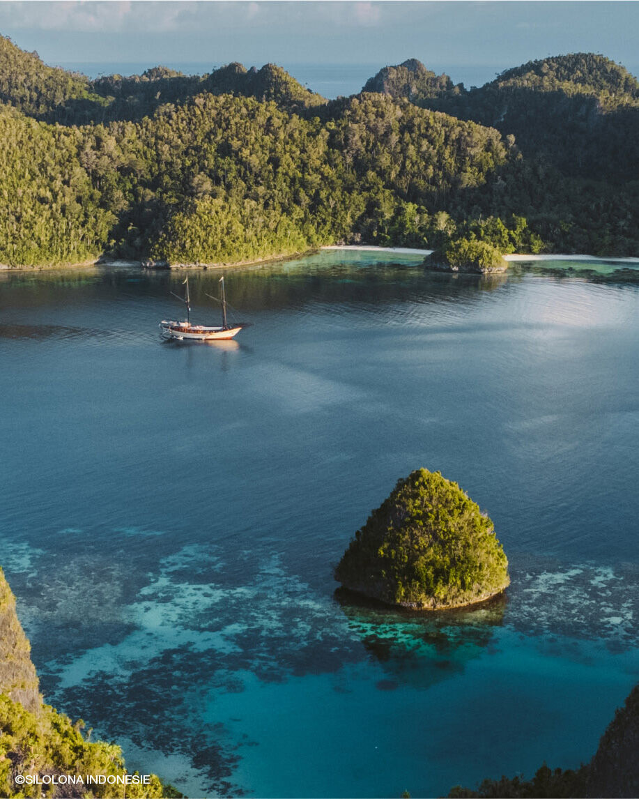 Croisière à bord d'un voilier traditionnel Silolona aux Raja Ampat, en Indonésie