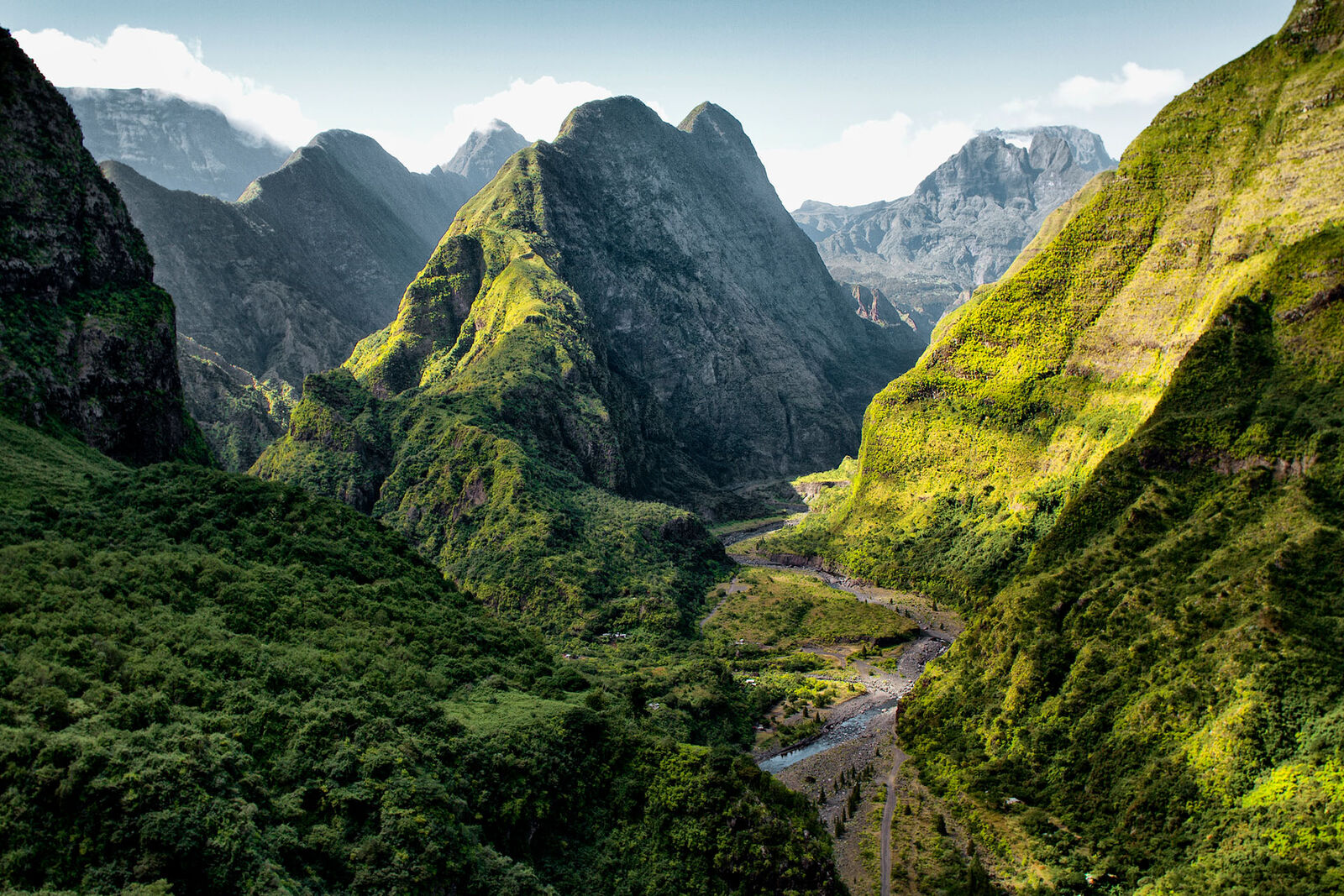 Vue sur le cirque de Mafate lors d'un voyage à La Réunion.